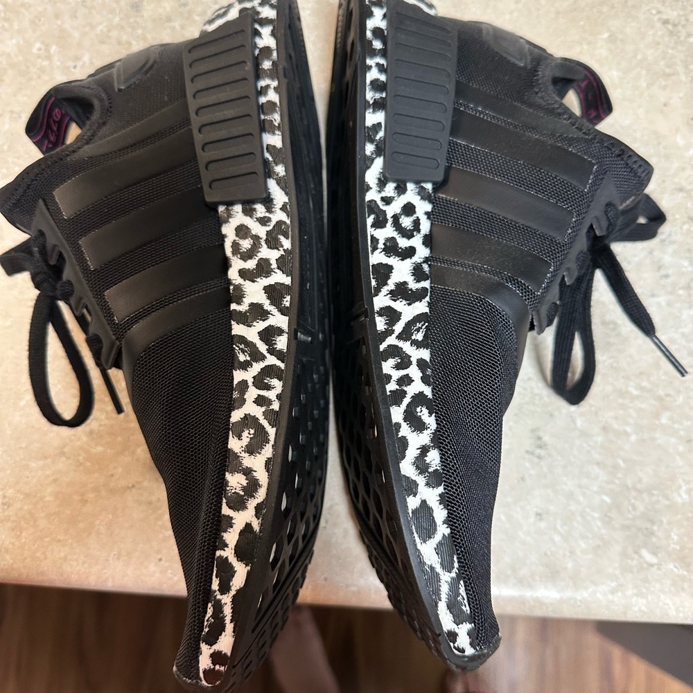 Womens adidas shoes size 8.5